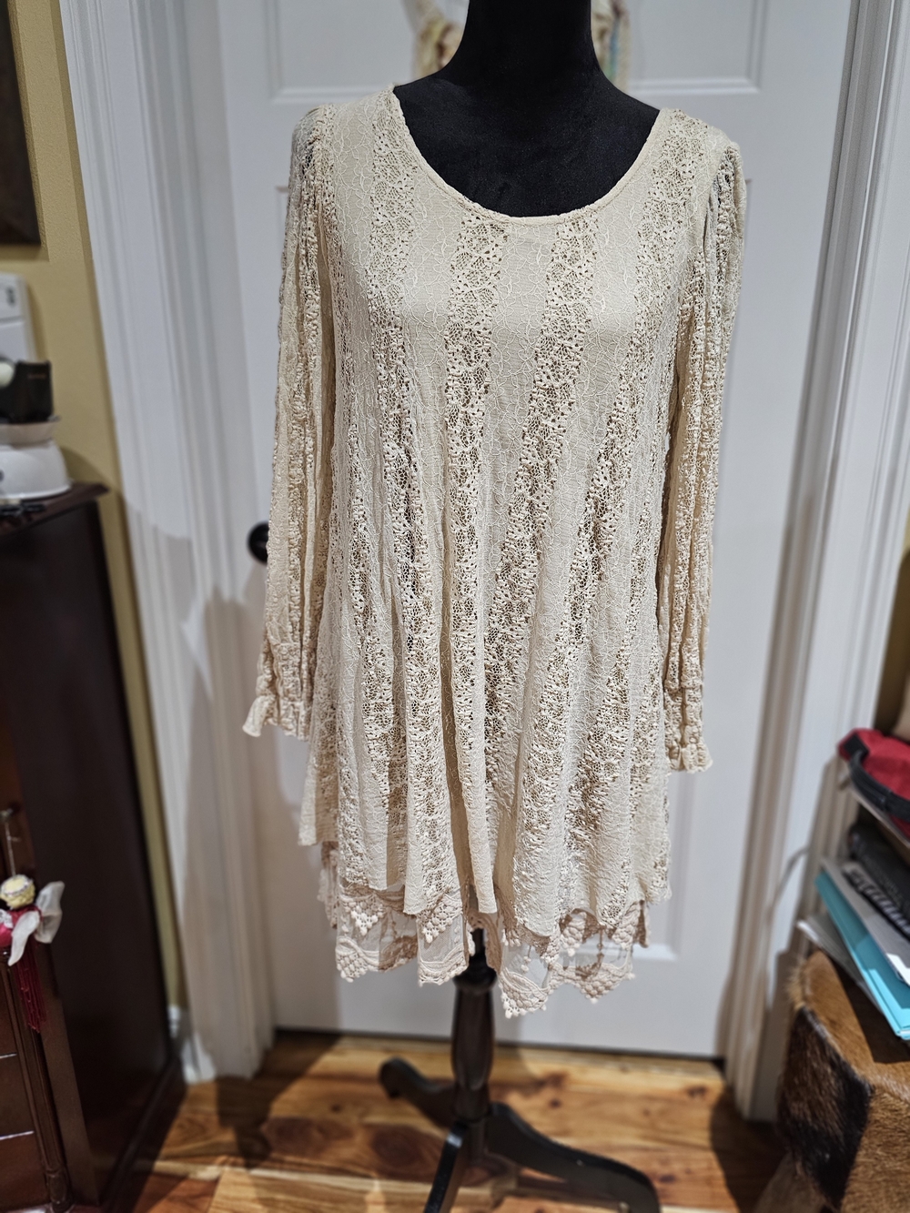 Women's Cream Lace Long-Sleeve Tunic Dress, NWT